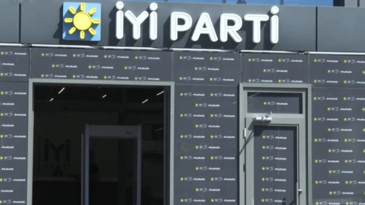 İyi Parti'de 'İmamoğlu' depremi: Esenyurt ilçe teşkilatı istifa etti
