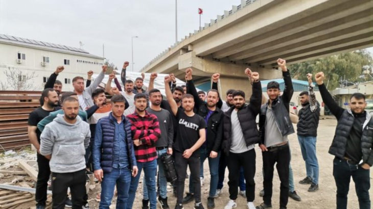 İzmir Narlıdere metro şantiyesinde çalışan İYİ-SEN üyesi işçiler hakları için iş bıraktı