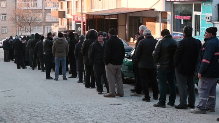 Yozgat'ta yurttaşlar 'ucuz et kuyruğunda': En az 600-700 kişi var