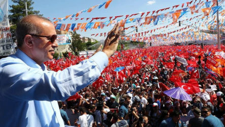 Erdoğan'ın mitingine 'adalet yoksa oy yok' yazan tişörtle girmek isteyen yurttaş gözaltına alındı