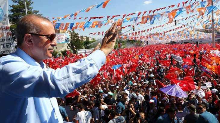 Erdoğan'ın mitingine 'adalet yoksa oy yok' yazan tişörtle girmek isteyen yurttaş gözaltına alındı