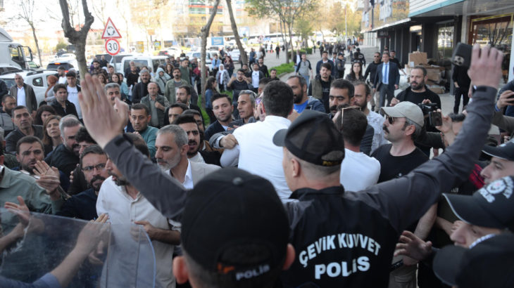 Birçok ilde Van protestosu: 89 kişi gözaltına alındı