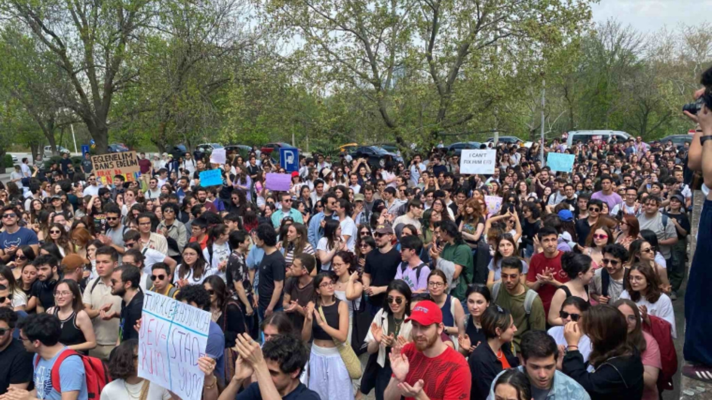 ÖDTÜ'lü öğrenciler rektörlüğün 'şenlik' kararına tepkili: Kabul etmeyeceğiz