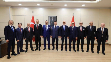 AKP'li Metin Külünk'ten İmamoğlu ile görüşen Hisarcıklıoğlu'na tepki