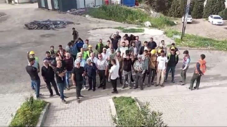 İzmir Aliağa'da İYİ-SEN üyesi işçiler gasp edilen hakları için iş bıraktı