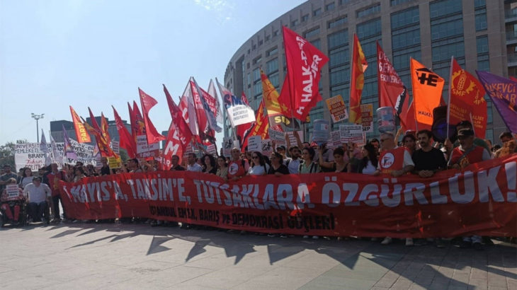 1 Mayıs tutuklularının duruşması başladı: 1 Mayıs’a, Taksim’e, tutsaklara özgürlük
