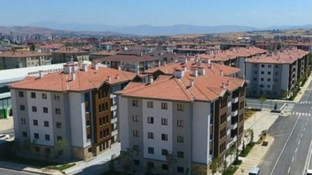 Elazığ'da evleri henüz teslim edilmeyen depremzedelerden aidat istendi