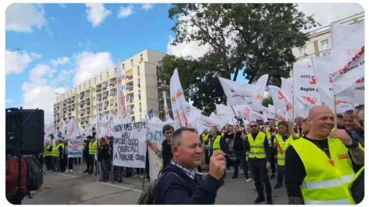 Beko Polonya'daki üretimi durdurdu