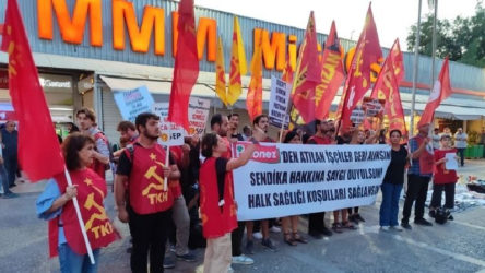 Sosyalistlerden İzmir'de Polonez işçileri ile dayanışma eylemi