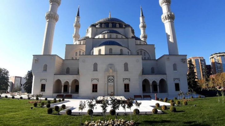 Diyanet topladığı paraları yurtdışında harcıyor