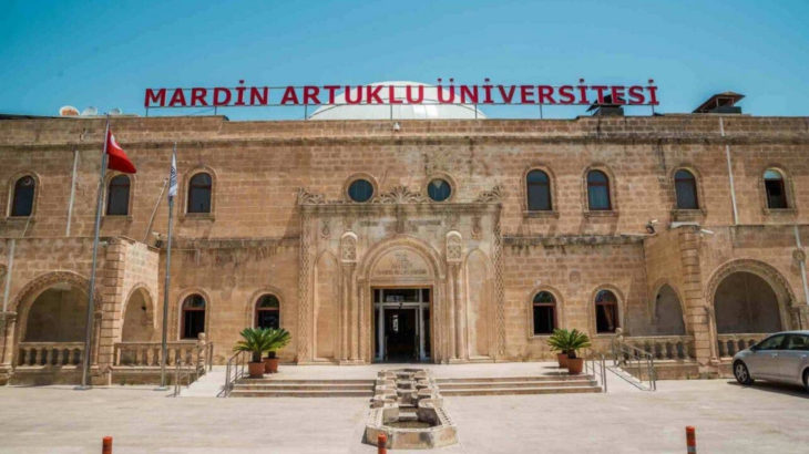 Artuklu Üniversitesi, öğrencilere tarihi geçmiş tavuk eti yedirmiş