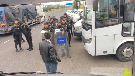 Fernas işçilerine polis engeli: Barikat kaldırıldı, işçiler Meclis'e yürüyor