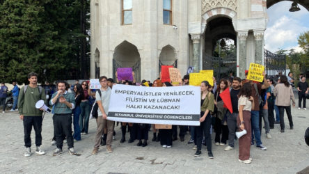 İstanbul Üniversitesi öğrencilerinden Filistin ve Lübnan halkıyla dayanışma eylemi