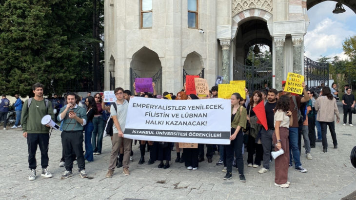 İstanbul Üniversitesi öğrencilerinden Filistin ve Lübnan halkıyla dayanışma eylemi