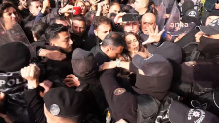 Esenyurt'ta CHP'lilere polis müdahalesi