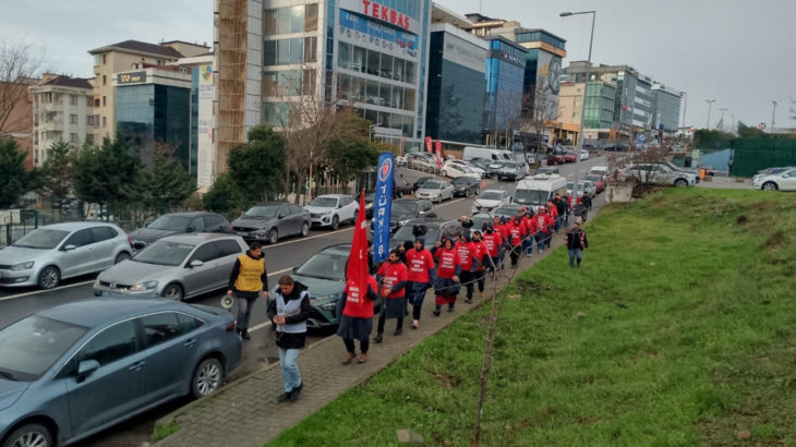 Polonez işçileri Kartal Adliyesi'ne yürüyor