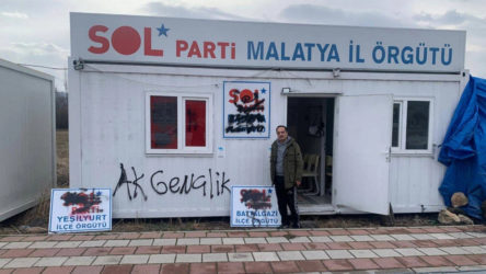 SOL Parti'nin Malatya'da depremden sonra il binası olarak kullandığı konteynere saldırı!