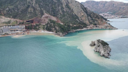 Sinpaş'ın denizde yarattığı kirlilik görüntülendi