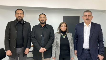 İşten çıkarılan İzBB işçileri eylemlerine ara verdi