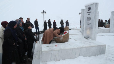 İliç maden faciasında hayatını kaybeden işçiler anıldı