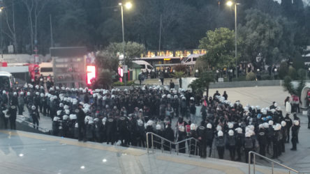 Şişli'de toplanan öğrencilere polis müdahalesi