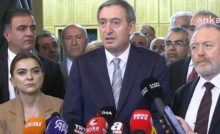 Tuncer Bakırhan'dan, Yılmaz Tunç'a kameralar önünde tepki: Nerede durduğunu bir zahmet netleştirmesi gerekiyor