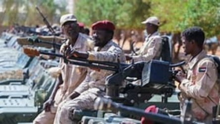 Sudan'da paramiliter grupların saldırdığı kamplarda onlarca kişi öldü