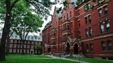 Trump'ın hedefindeydi: Harvard Üniversitesi’nin fonları donduruldu