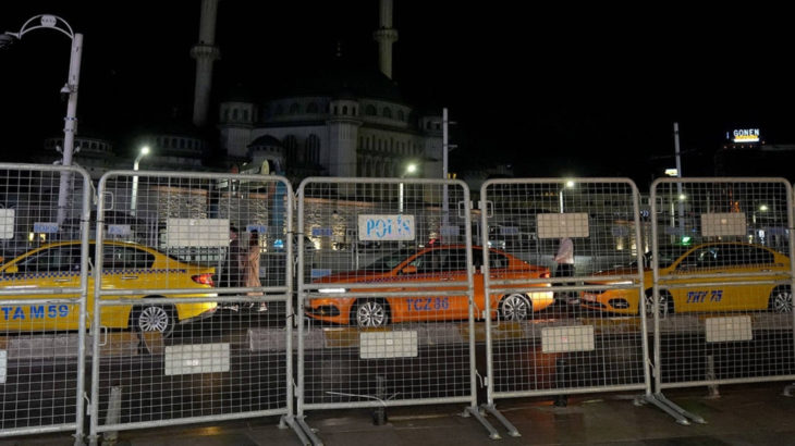 İstanbul'da 1 Mayıs ablukası: Taksim'e çıkan bütün yollar kapatıldı