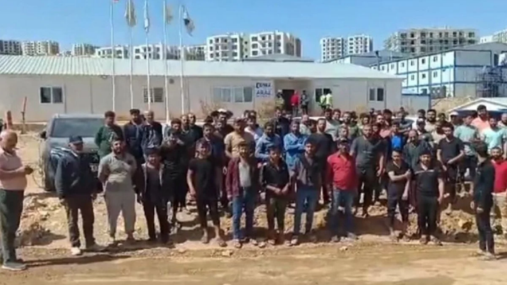 Murat Kurum övmüştü. Deprem konutları inşaatı işçileri aylardır ücret alamadıkları için direnişe geçti