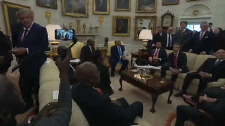 Trump, Katar sorusuna öfkelendi: NBC muhabirini kovdu