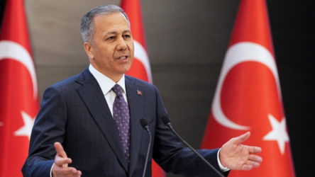 İnternet'te sansürü Ali Yerlikaya açıkladı: 21 bin 214 URL engellendi, 112 bin 854 hesap erişime kapatıldı