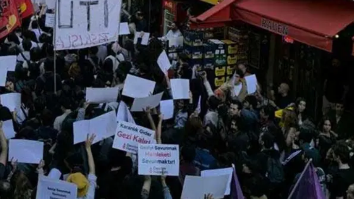 Gezi anmasında adliyeye sevk edilen 12 kişi adli kontrol şartıyla serbest bırakıldı