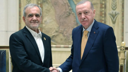 Erdoğan, İran Devlet Başkanı Pezeşkiyan ile görüştü