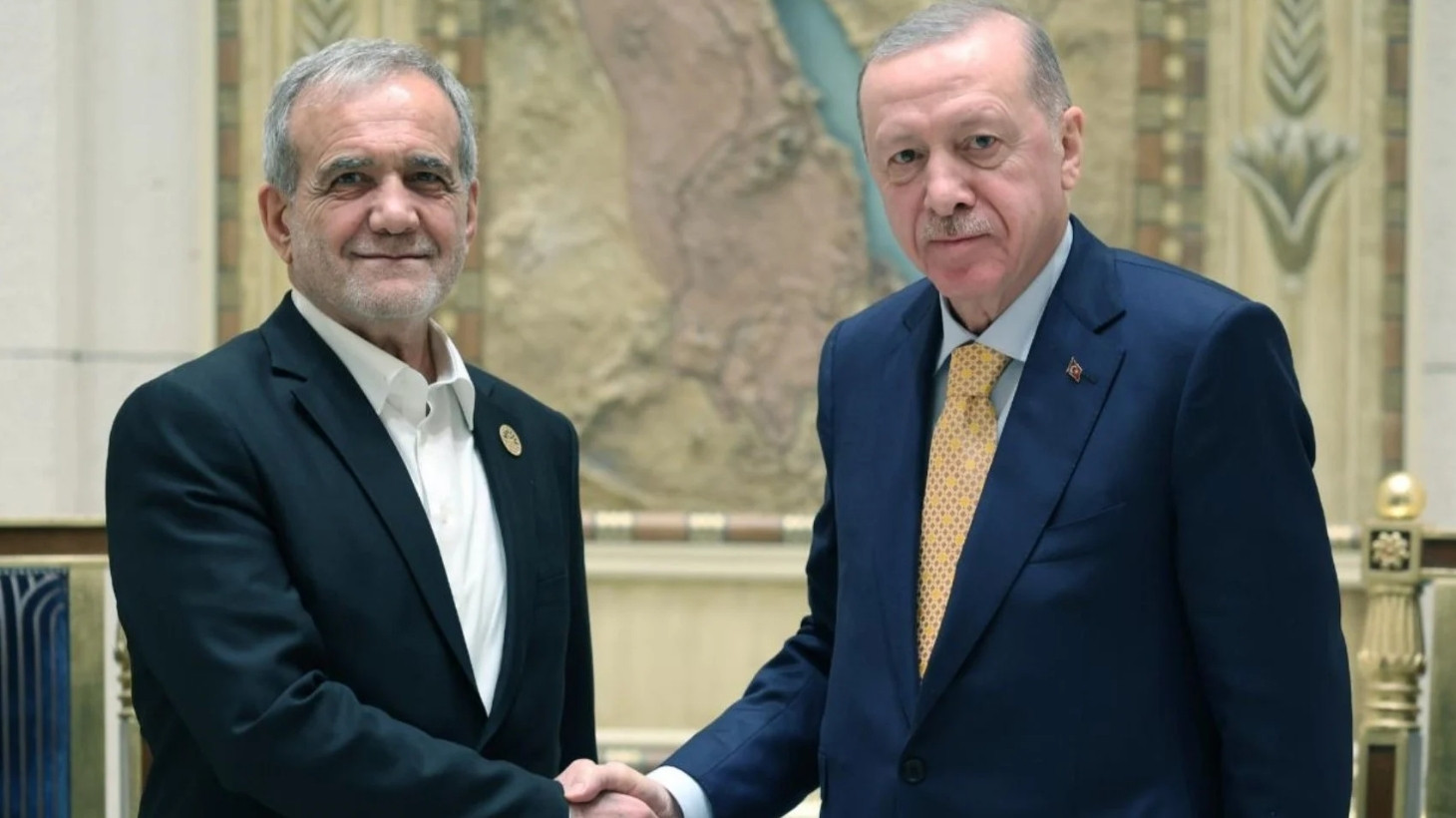 Erdoğan, İran Devlet Başkanı Pezeşkiyan ile görüştü