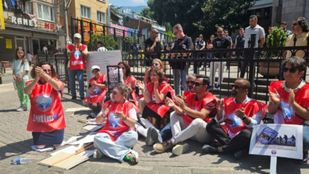 Bursa'da eğitimcilerin açıklamasına İl Eğitim Müdürü'nden engel