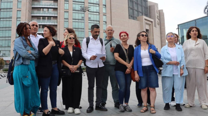 İstanbul'da muhtarlar yandaş Yeni Şafak'ın iddiaları hakkında suç duyurusunda bulundu