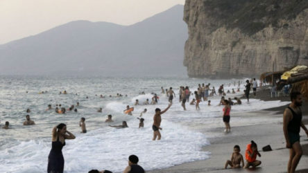 Suriye’de cihatçı HTŞ halk plajlarında bikiniyi yasakladı: Lüks yerler kapsam dışı