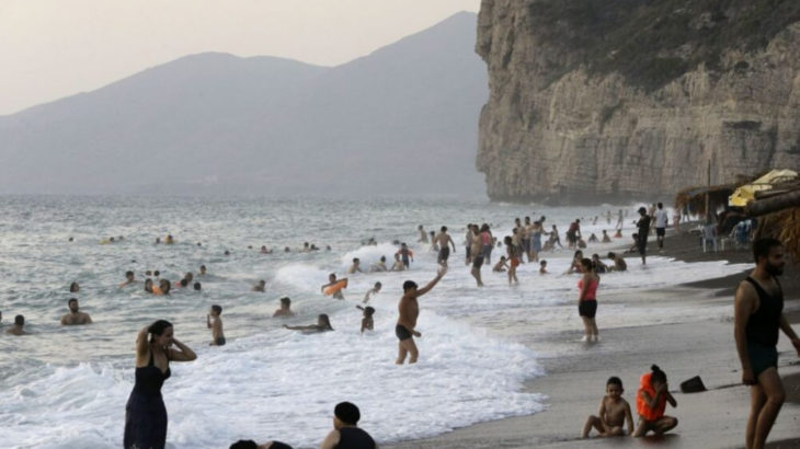 Suriye’de cihatçı HTŞ halk plajlarında bikiniyi yasakladı: Lüks yerler kapsam dışı