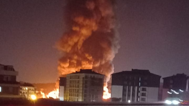 İstanbul Çekmeköy'de bir fabrikada yangın çıktı