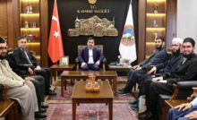 Kayseri Valisi Çiçek, İsmailağa Cemaat'ini makamında ağırladı