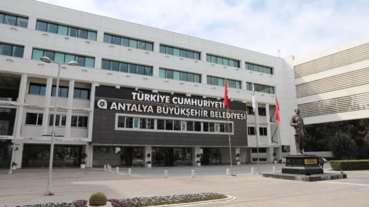 Antalya Büyükşehir Belediyesi'ne operasyon: 3 kişi gözaltına alındı