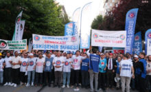 Eskişehir’de kamu işçilerinden zam protestosu: AKP İl Başkanlığı'na yürüdüler