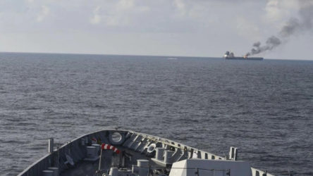 Husiler, İsrail ile iş yapan tüm gemilerin hedef alınacağını açıkladı