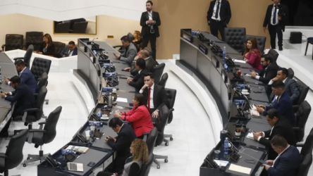 El Salvador Kongresi, Bukele’ye sınırsız başkanlık yetkisi veren yasayı onayladı