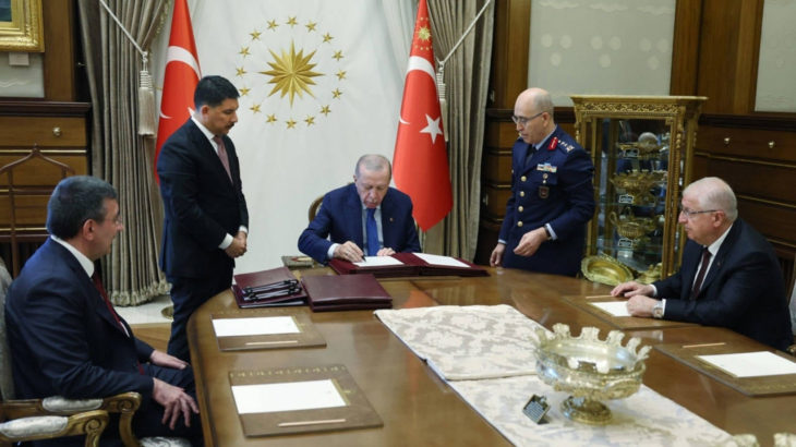 Erdoğan, YAŞ kararlarını imzaladı: Selçuk Bayraktaroğlu, yeni Genelkurmay Başkanı oldu