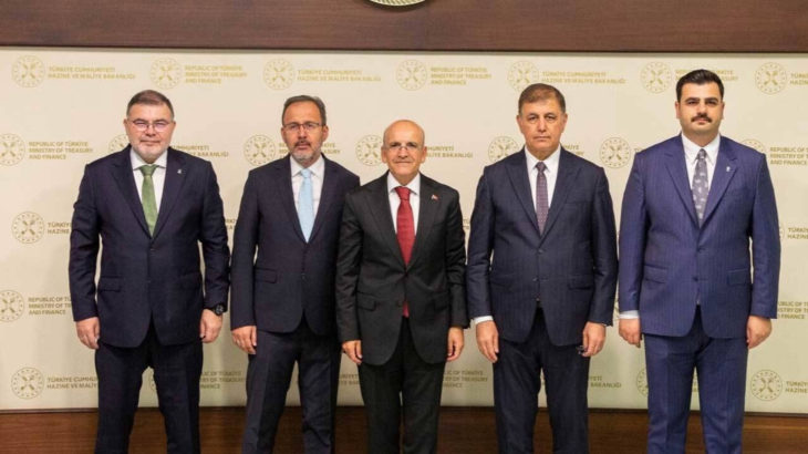 Grev kırıcı Cemil Tugay, AKP'li vekillerle Mehmet Şimşek'i ziyaret etti