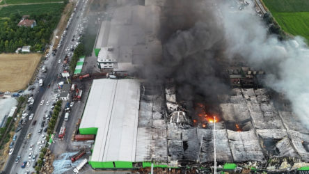Teksüt fabrikasında çıkan yangında 2 işçi hayatını kaybetti