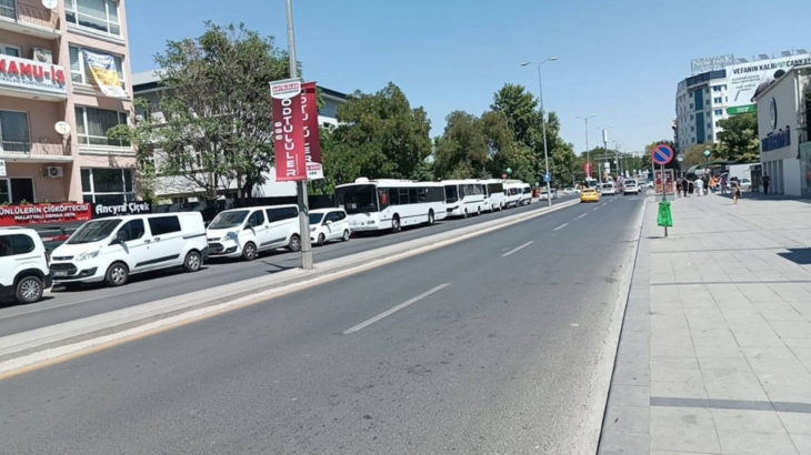 Saraya yürümeye karar veren Birleşik Kamu-İş'in binası ablukaya alındı