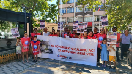 Eğitim-İş Bursa Şubesi tasarruf tedbirleri kapsamında köy servislerinin kaldırılmasını protesto etti